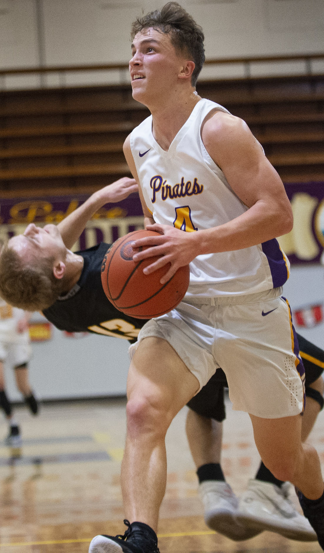 Les Schwab South Coast Holiday Basketball Tournament